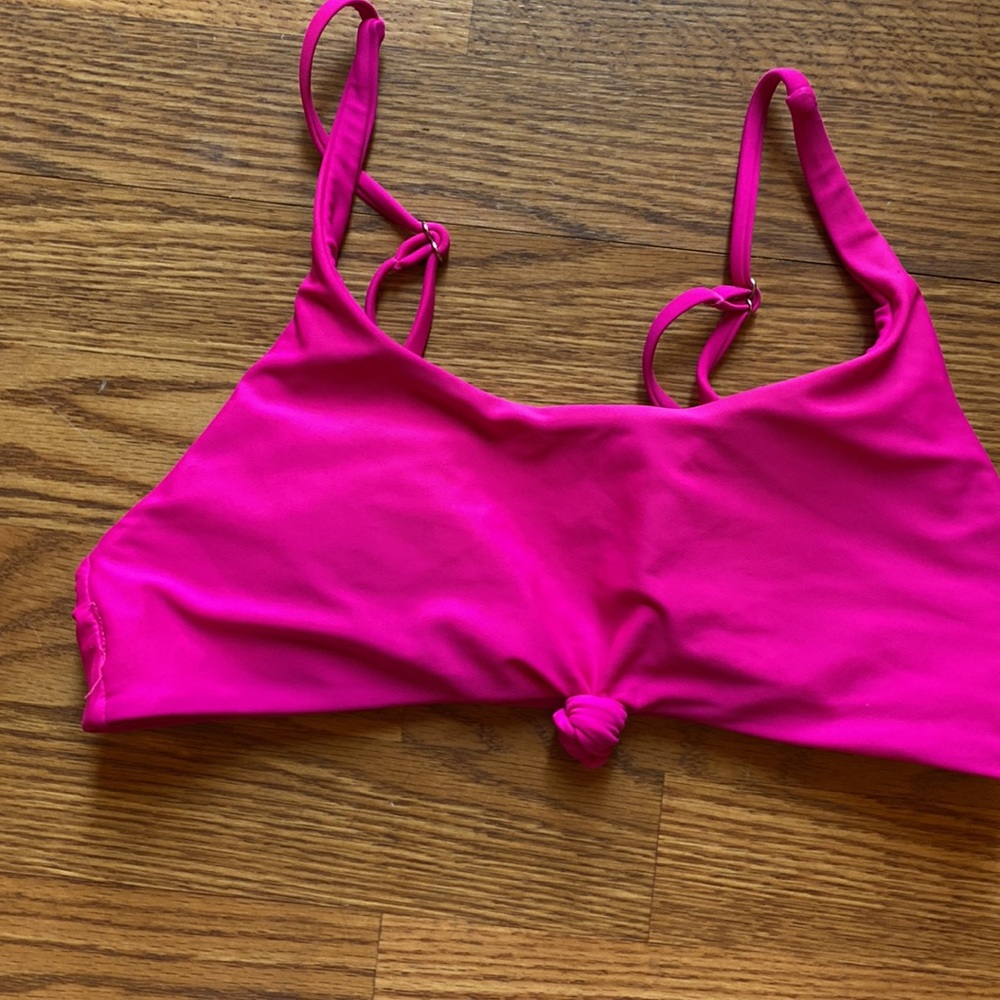 Bikini - Picture 2 of 3